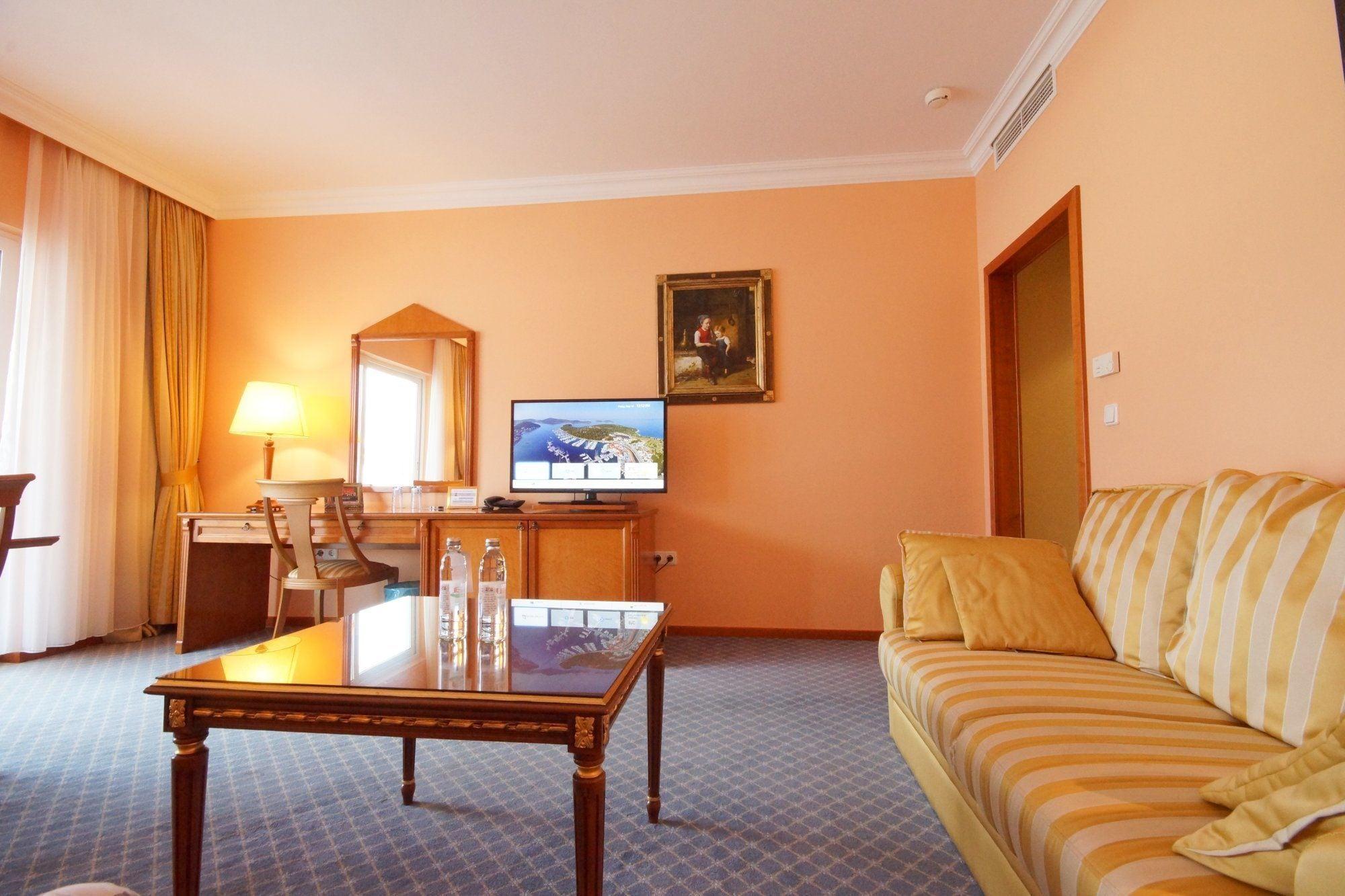 มารีนา ฟราปา รีสอร์ต โรกอซนิชา Hotel โรกอซนิซา ภายนอก รูปภาพ