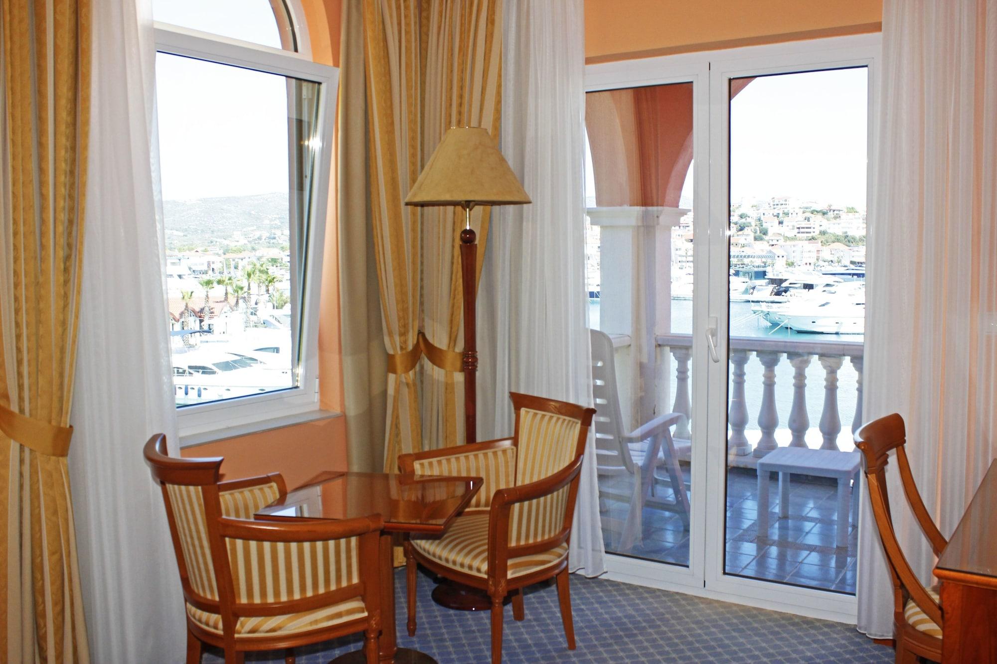 มารีนา ฟราปา รีสอร์ต โรกอซนิชา Hotel โรกอซนิซา ภายนอก รูปภาพ