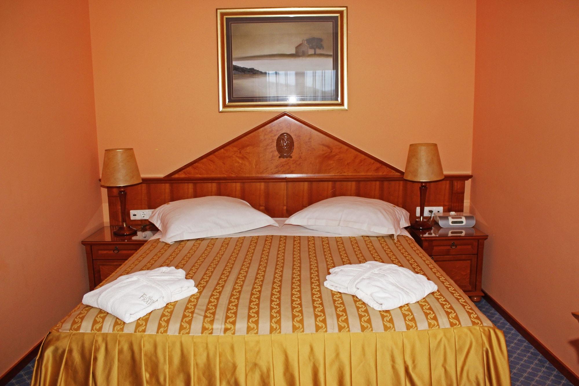 มารีนา ฟราปา รีสอร์ต โรกอซนิชา Hotel โรกอซนิซา ภายนอก รูปภาพ